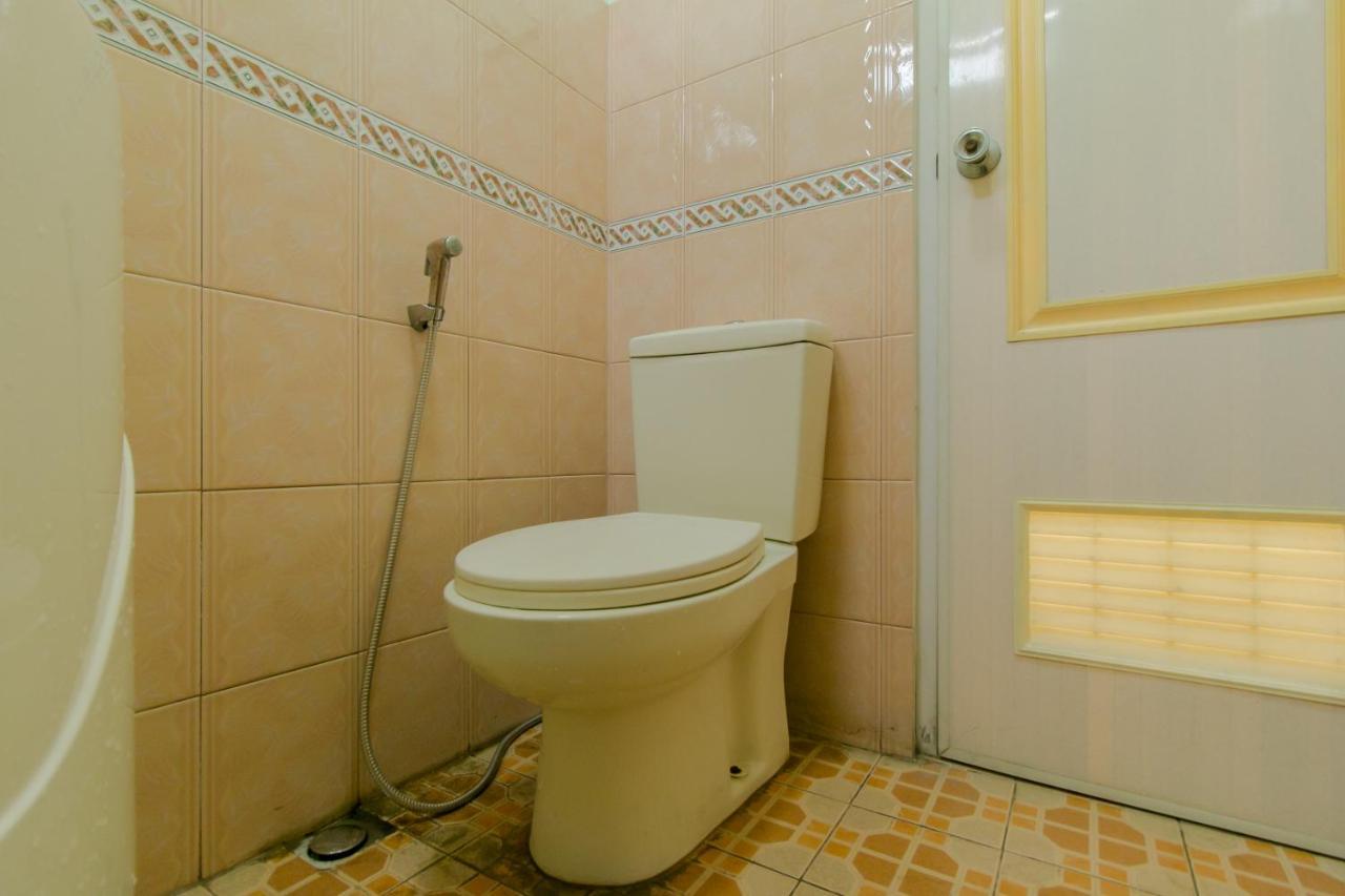 Oyo 2858 Vafa Guesthouse Чианджур Екстериор снимка